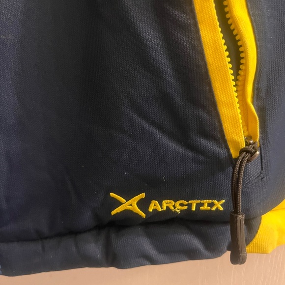 Winter jacket boys size 5 - Picture 4 of 4